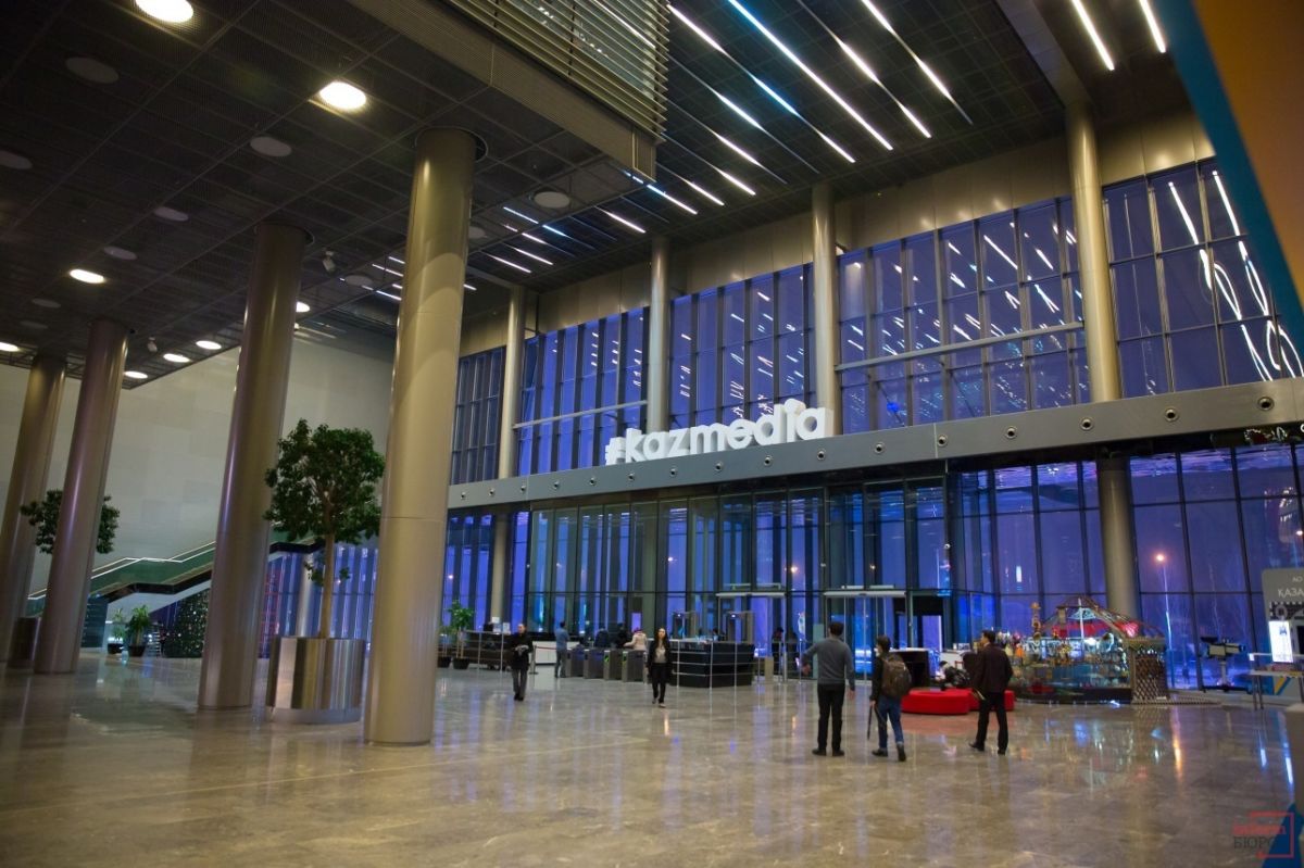 «Еуразия» телеарнасының 185 қызметкері коронавирусқа байланысты тексеруден өтті