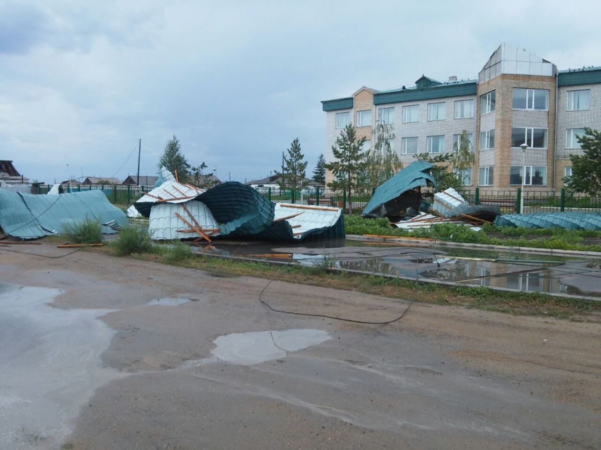 Павлодар облысында дауылдың кесірінен ғимараттар шатырсыз қалды