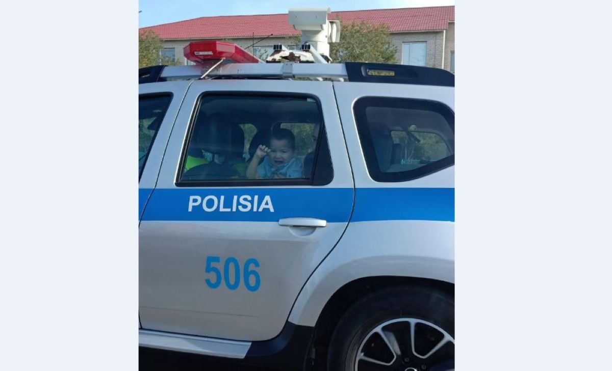 Полицейлер мүмкіндігі шектеулі баланың арманын орындады – видео