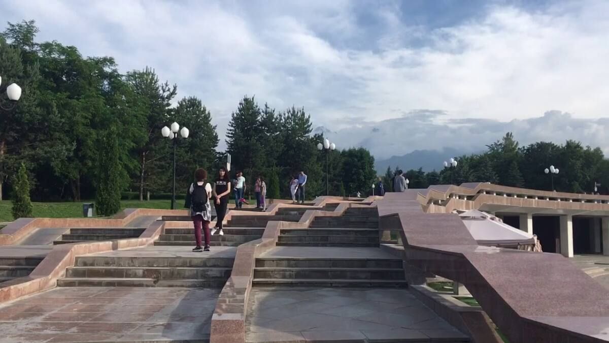 Тұңғыш Президент саябағына 1 миллион теңгеге «сөйлейтін» орындық қойылды