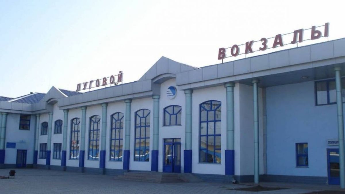 Жүріп бара жатқан пойыздың астына жолаушы түсіп кетті