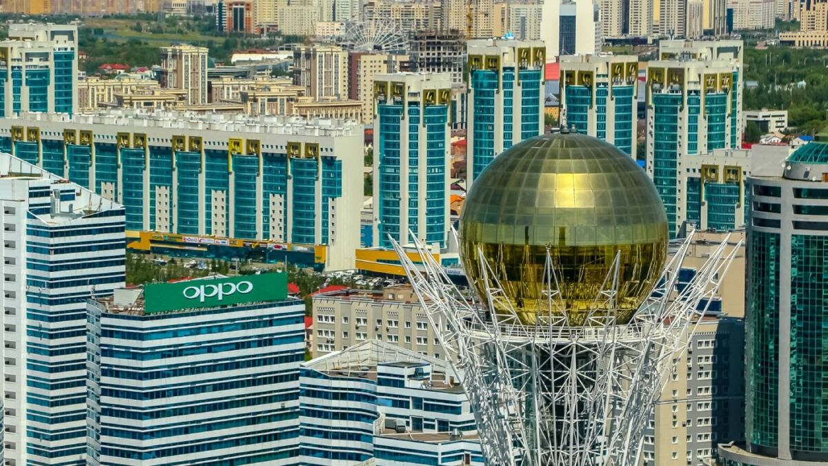 Тоқаев Нұр-Сұлтан мен Алматы әкімдеріне биік үйлерді тығыз салуды тоқтатуды тапсырды