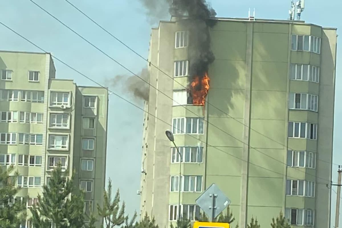 Алматыда тоғыз қабатты үйден өрт шықты