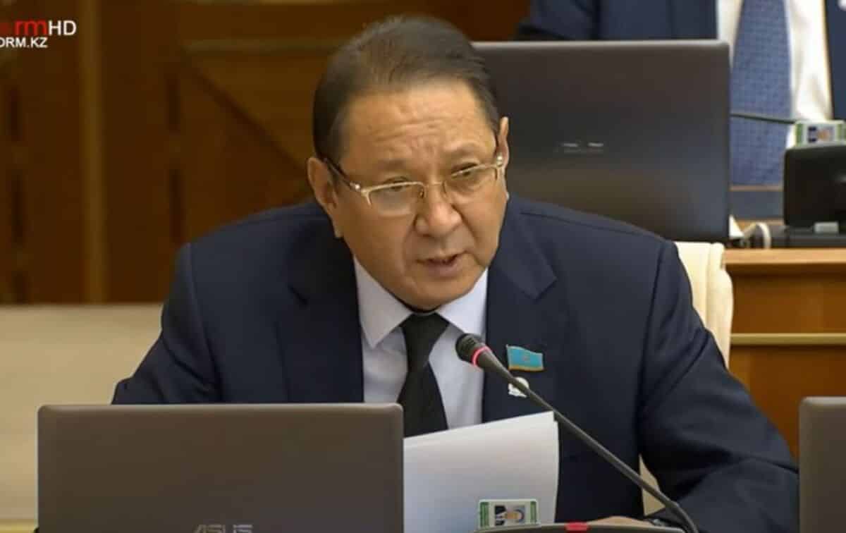 Инфляция қазақстандықтардың табысын «жайпамауы» үшін батыл шаралар қажет – Аманжан Жамалов
