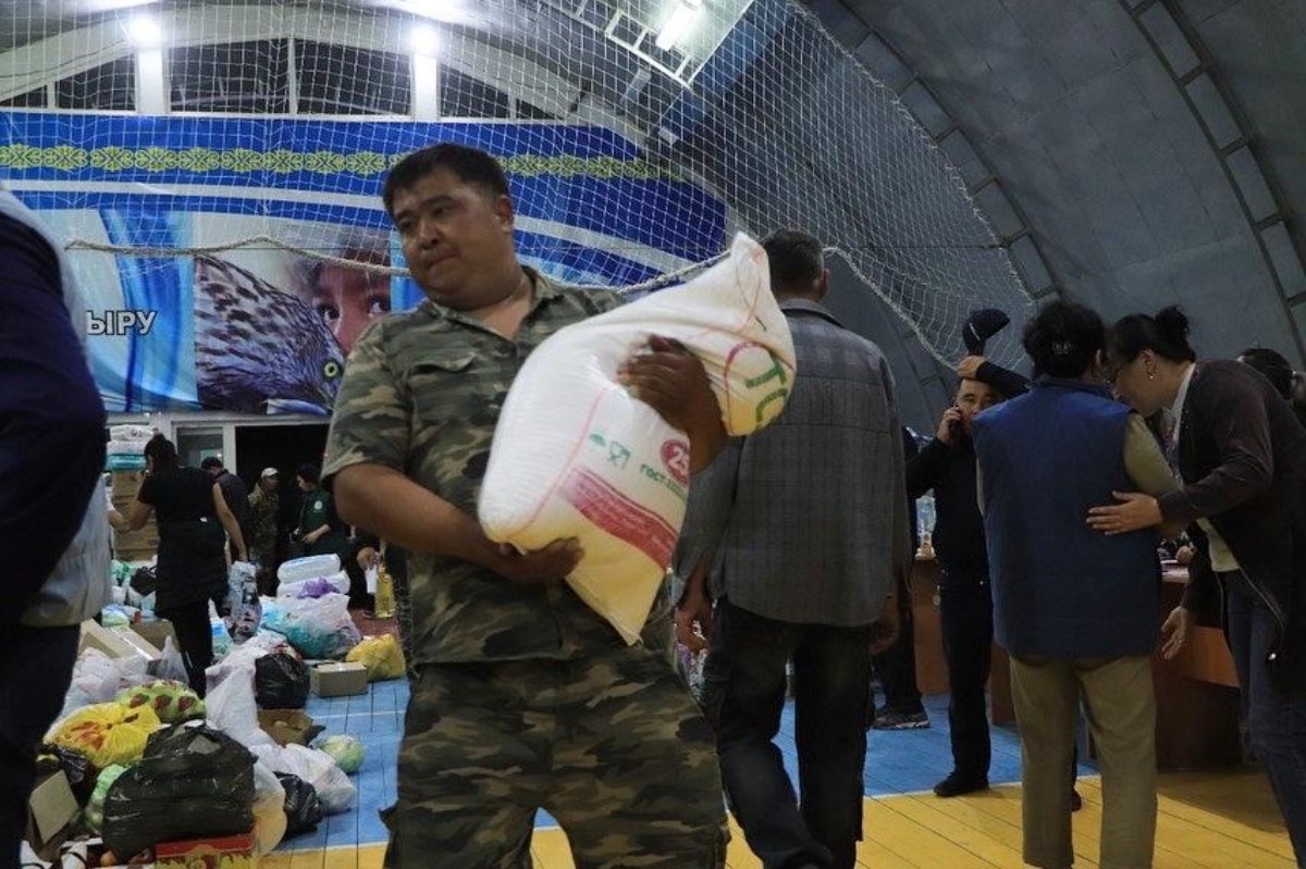 «AMANAT» жөнелткен алғашқы гуманитарлық көмек Әулиекөл ауданына жетті
