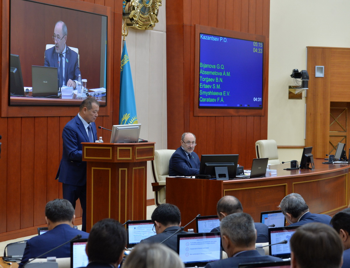 Мәжіліс депутаттары министрге Президенттің жол салу жөніндегі тапсырмасын еске салды