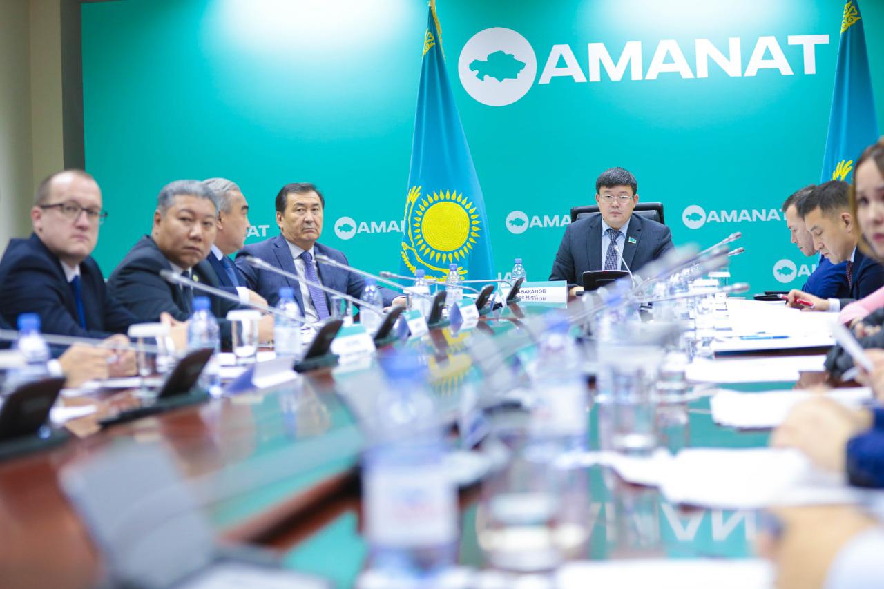 «AMANAT» партиясының жанындағы Экологиялық кеңес – Мемлекеттік органдар Жайық өзенінің мәселесіне немқұрайды қарап отыр