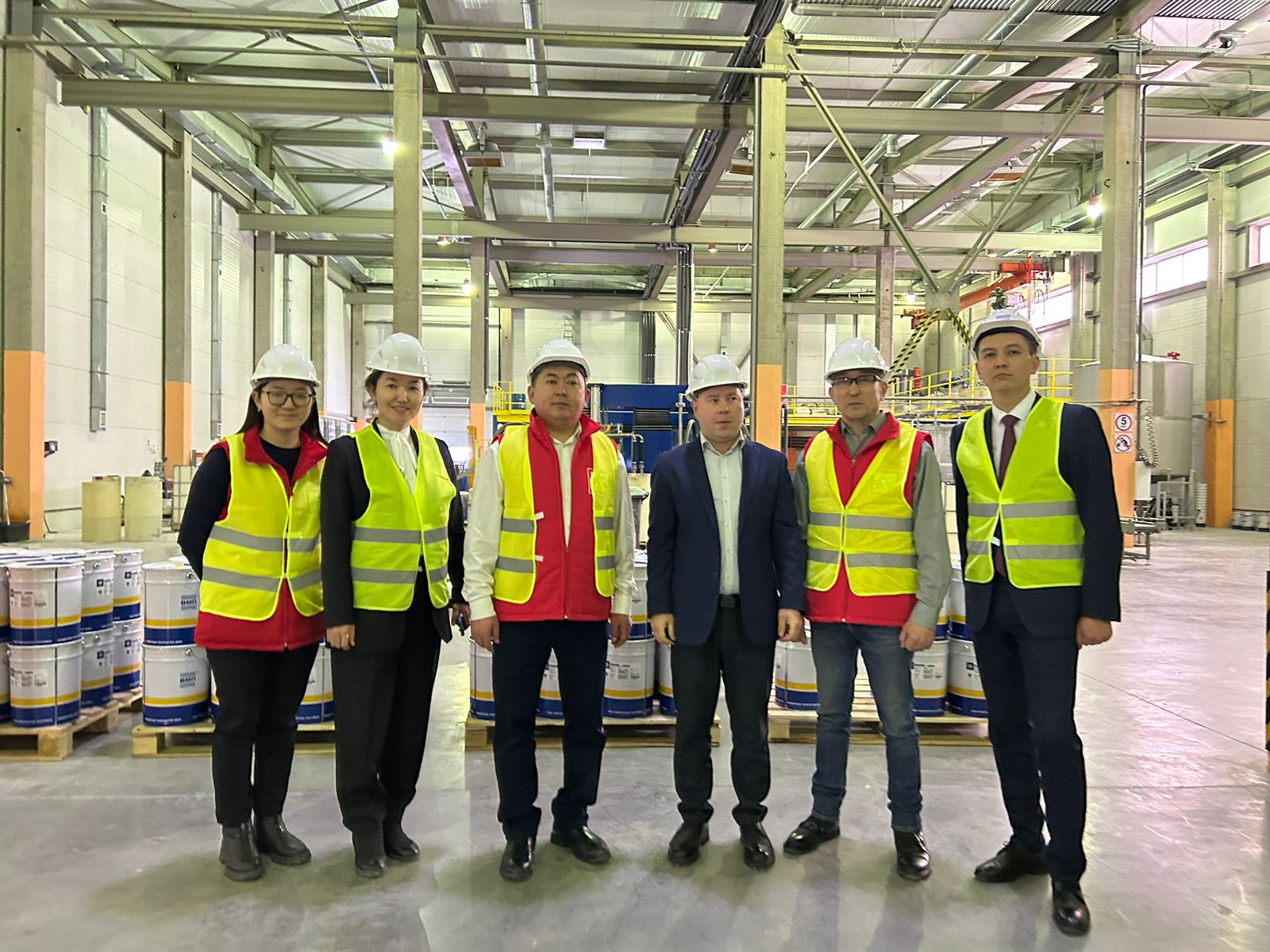 Қазақстан Халық партиясынан Парламент Мәжілісі депутаттығына үміткерлер «ВМП Астана» зауытының ұжымымен кездесті