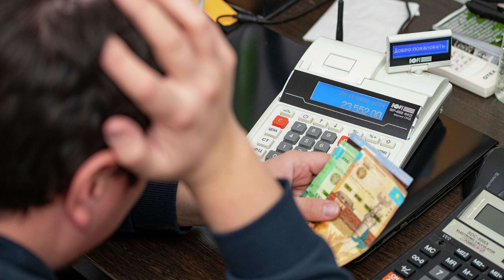 Сөзге шорқақ болғаны үшін сүрінді