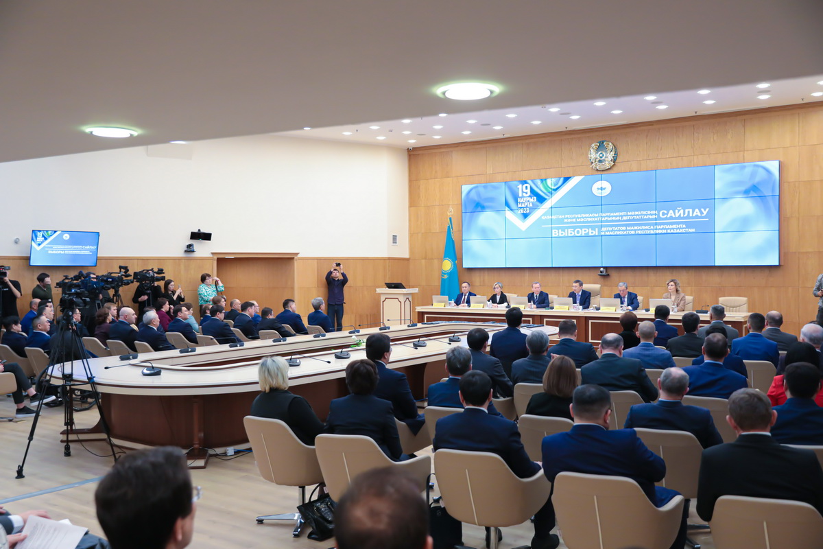 ОСК «AMANAT» партиясы ұсынған депутаттарды тіркеді