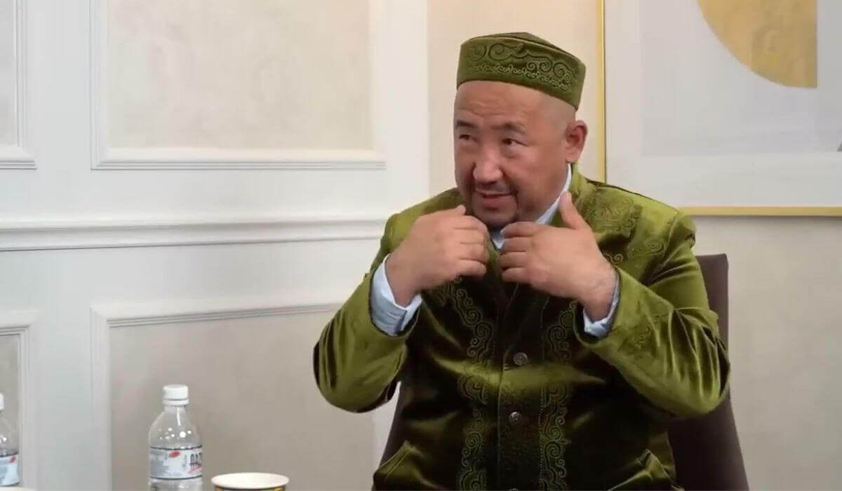 Қазақ дәстүрінде бетті тұмшалау деген нәрсе жоқ – Нұрлан имам хиджап туралы айтты