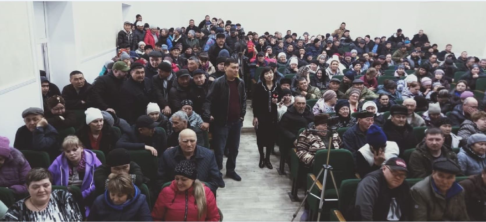 Бестөбеліктердің  базынасын кім тыңдайды?