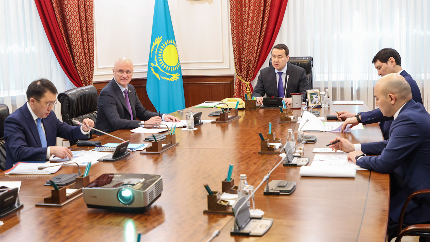 Үкімет кен орындарын тиімді игеру мәселесін талқылады