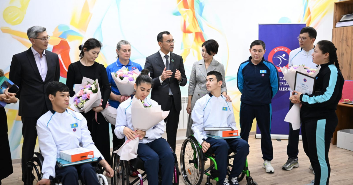 Мәулен Әшімбаев боччадан Қазақстанның паралимпиадалық командасымен кездесті