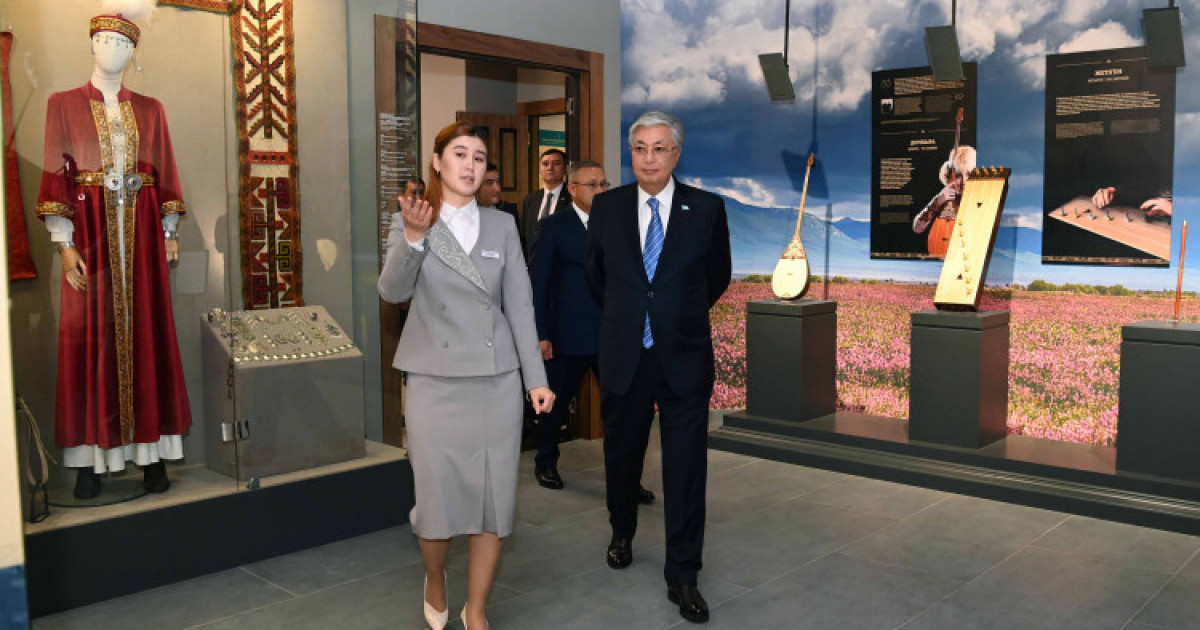 Мемлекет басшысы Қаратал тарихи-өлкетану музейін аралады