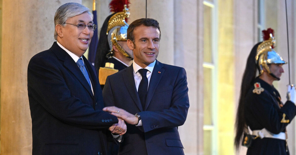 Қасым-Жомарт Тоқаев Ақордада Франция президенті Эмманюэль Макронды қарсы алды