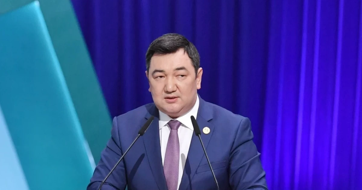 Сенатор Дархан Қыдырәлі әйелдерді харассменттен қорғауды күшейтуді талап етті