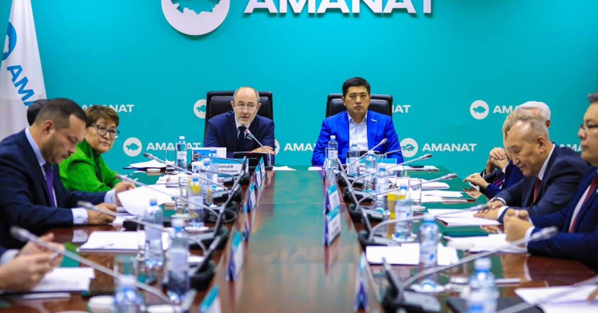 «AMANAT» партиясы Алматыдағы №1 қалалық клиникалық аурухананың мәселесін басты назарда ұстайды