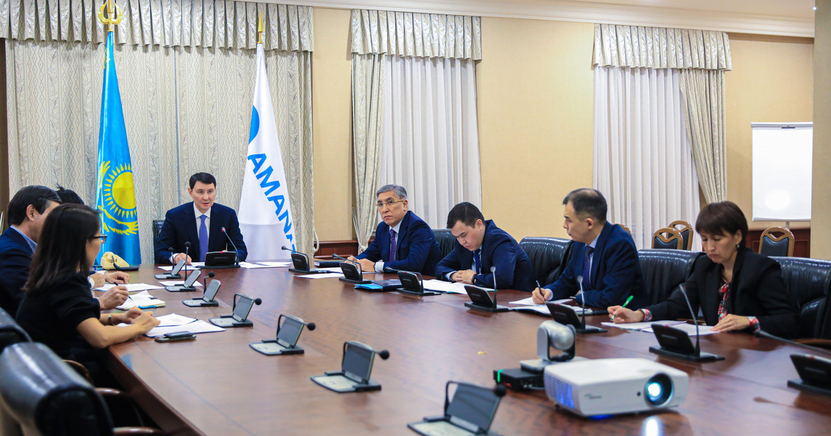 «AMANAT» Қаржылық сауат күнін белгілеуді ұсынды