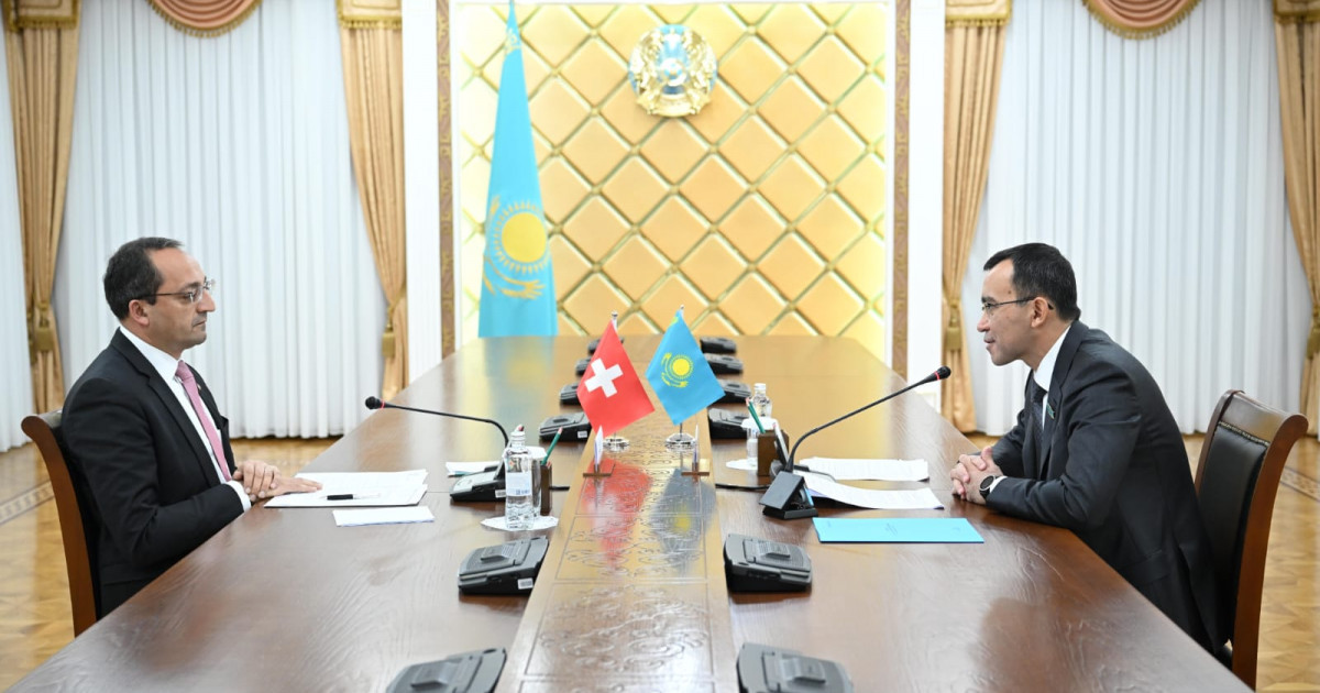Мәулен Әшімбаев Швейцарияның Қазақстандағы елшісімен кездесті