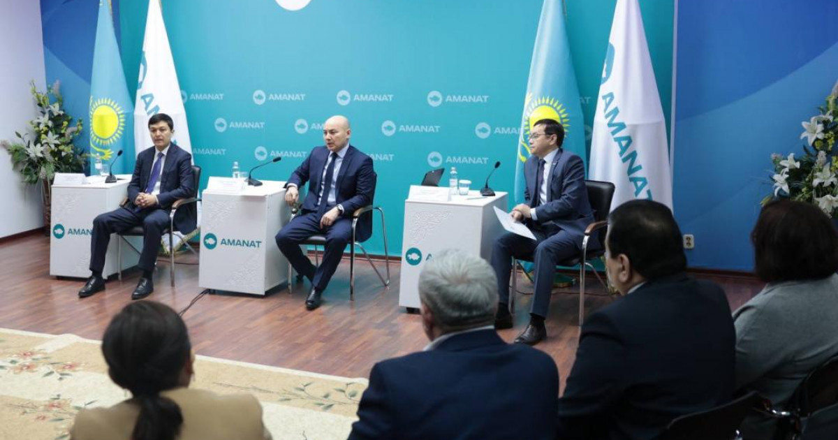 Ұлттық экономика министрі Ақмола облысының мәслихат депутаттарымен кездесті