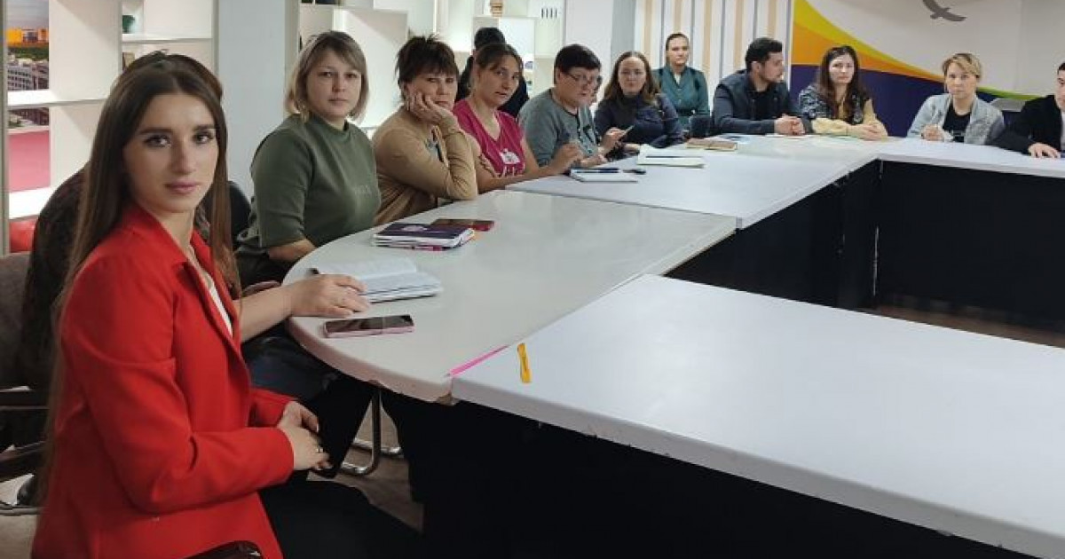 Алёна қазақша үйретіп жүр