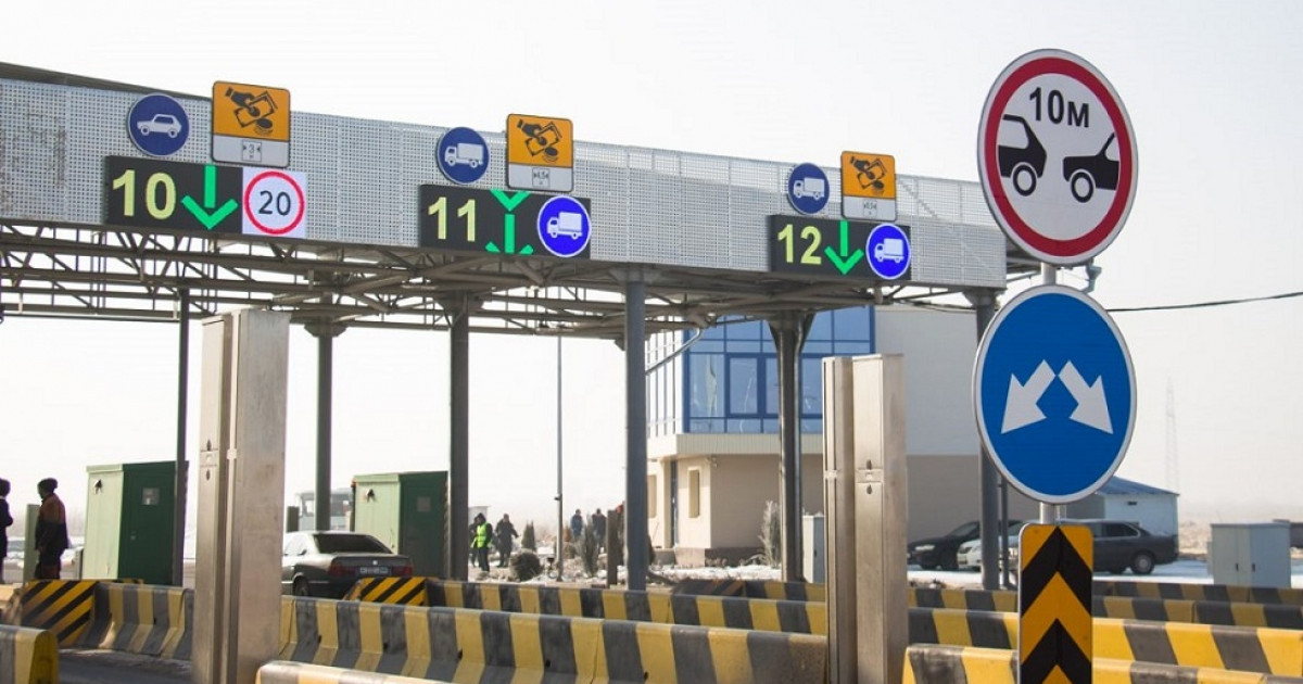 Бір жылда ақылы жолдан қанша ақша түсті?