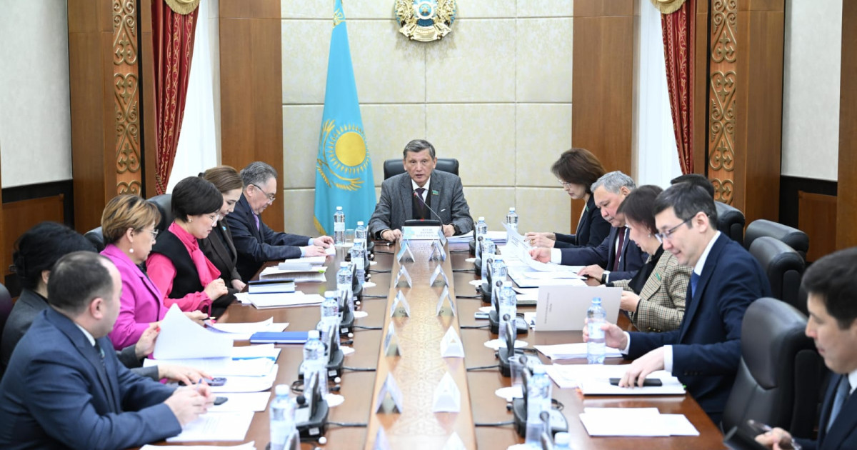 Депутаттар медициналық көмекті жетілдіру мәселесін талқылады