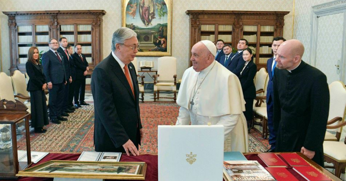 Қазақстан Президенті Рим Папасымен кездесті