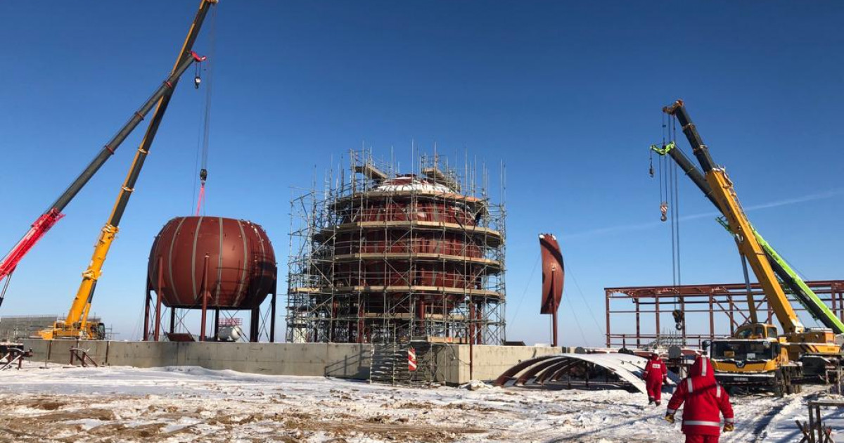 Мәжіліс депутаты Атыраудағы газ өңдеу зауытының құрылысымен танысты