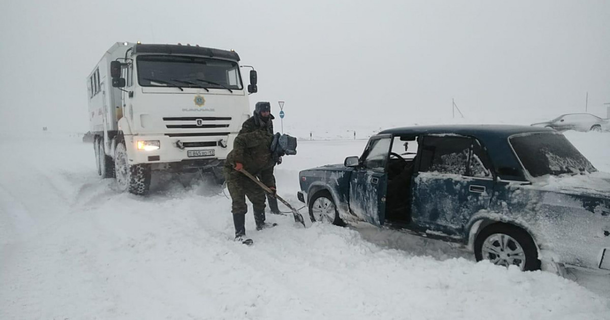 «Қазавтожол»: 11 облыста жол жабылды