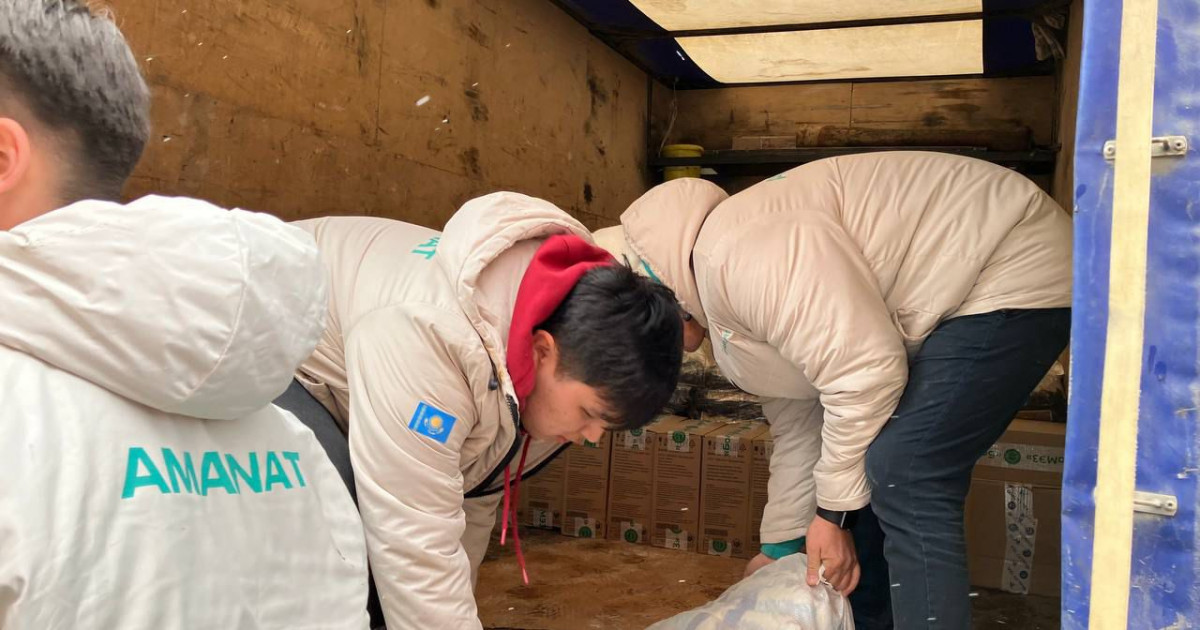 «АMANAT» партиясы су тасқынынан зардап шеккен өңір тұрғындарына гуманитарлық көмек жөнелтті