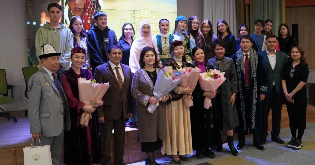 Елордада жас дизайнерлердің ұлттық киімі көрсетілді (видео)