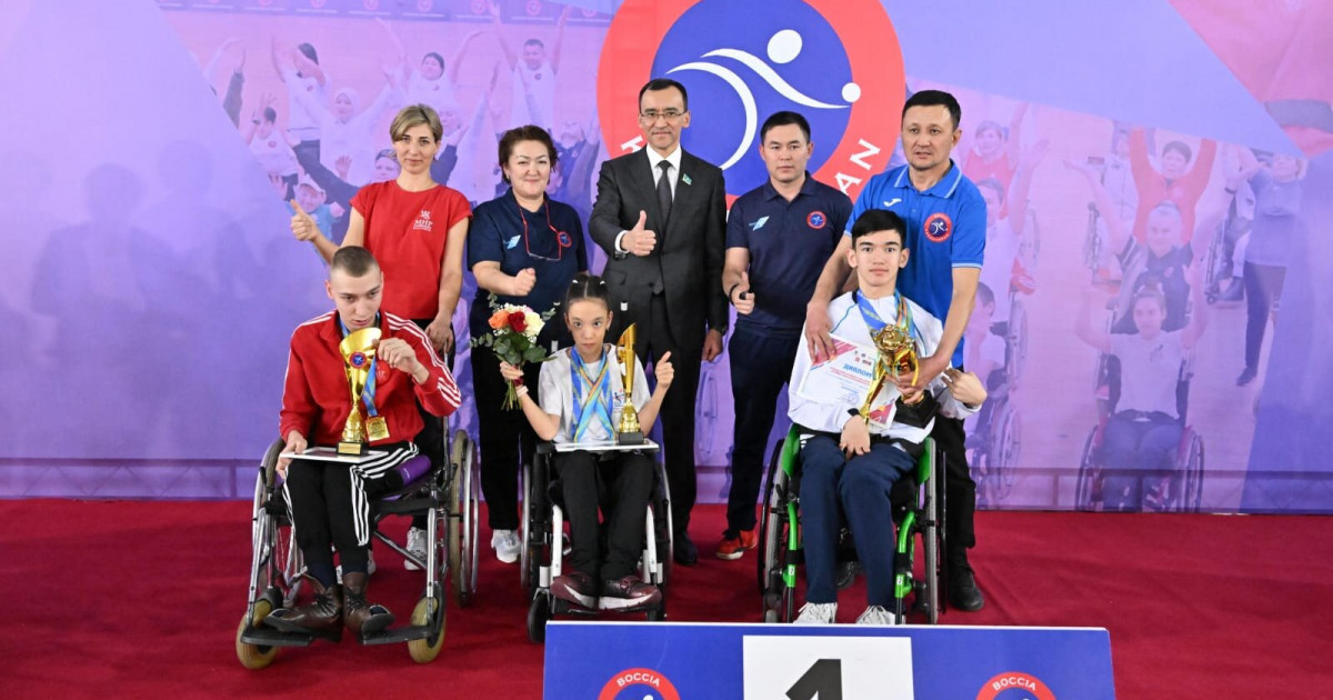 Мәулен Әшімбаев боччадан республикалық жарыстың жеңімпаздарын марапаттады