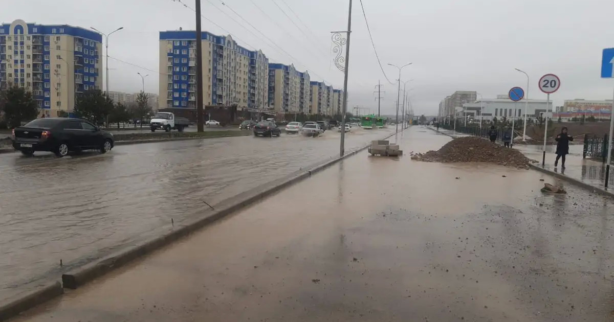Шымкентте 10 көшені су басты