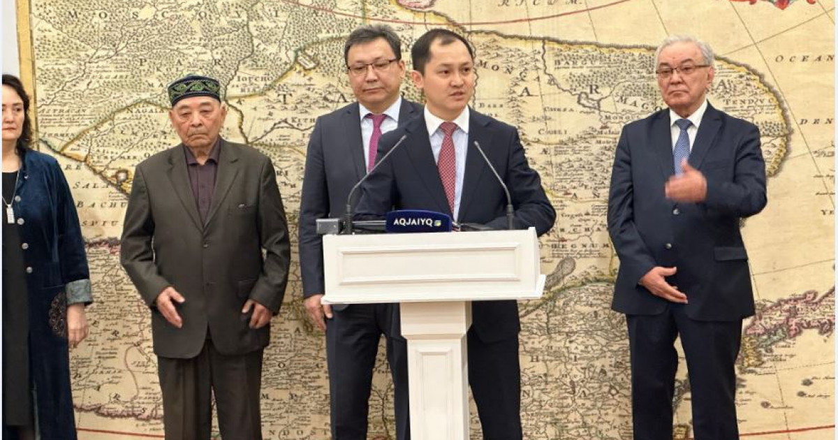 Сыдықназаровтың көрмесі өтіп жатыр