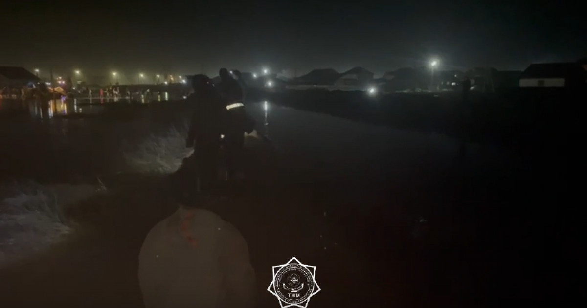 Астана маңындағы Талапкер елді мекенінде су тасып жатыр