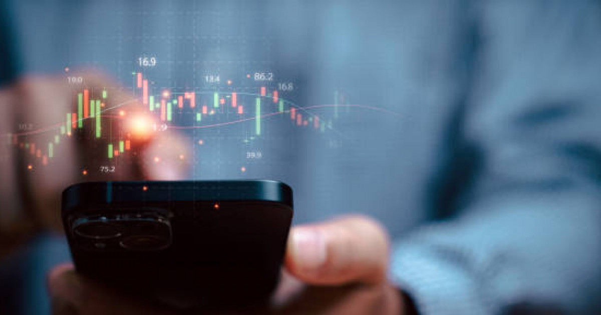 "Бағасы қымбат болса да, сапасы сын көтермейді": Депутат ұялы байланыс тарифтерінің қымбаттауын сынға алды