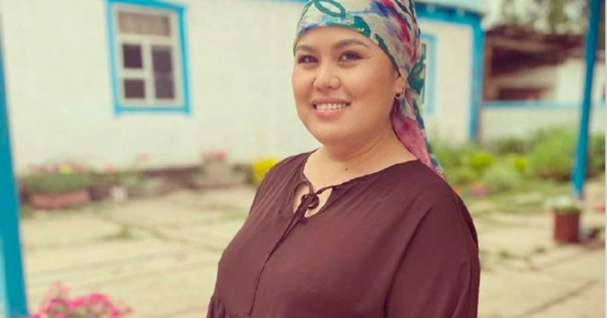 Жас сұлулармен жыныстық қатынас Порно жұлдыздары бар трикотаж жинағы