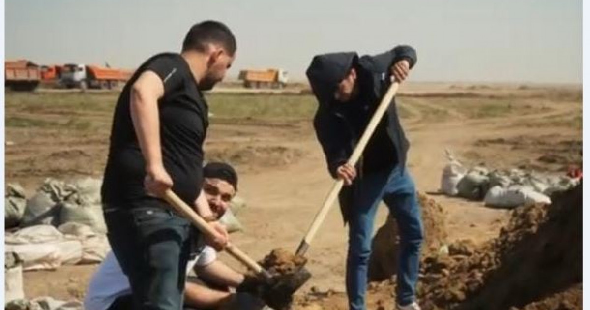 Бір жағадан – бас, бір жеңнен – қол