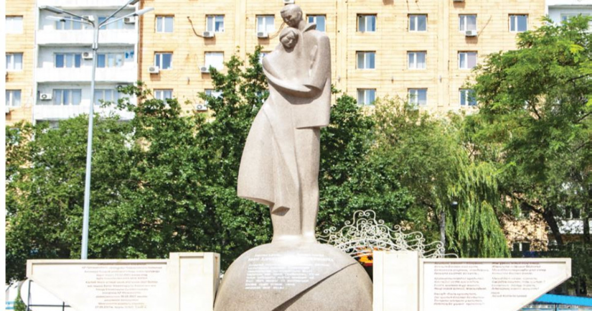 Есте де, есепте де жоқ ескерткіштер