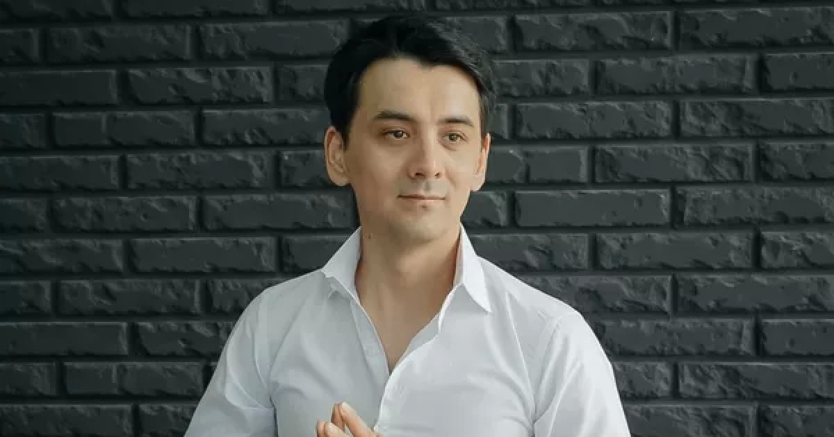 Әнші Айдар Тұрғамбек алаяқтардың жаңа әдісі туралы ескертті