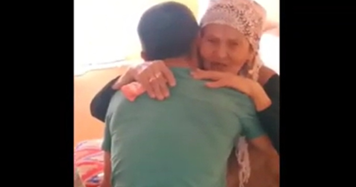 Әскерде жоғалып кеткен жігіт анасымен 28 жылдан кейін қауышты (ВИДЕО)