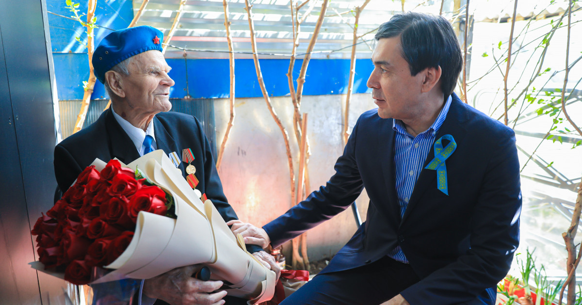 «AMANAT»: Майдангер Владимир Дровосековты Жеңіс күнімен  құттықтады