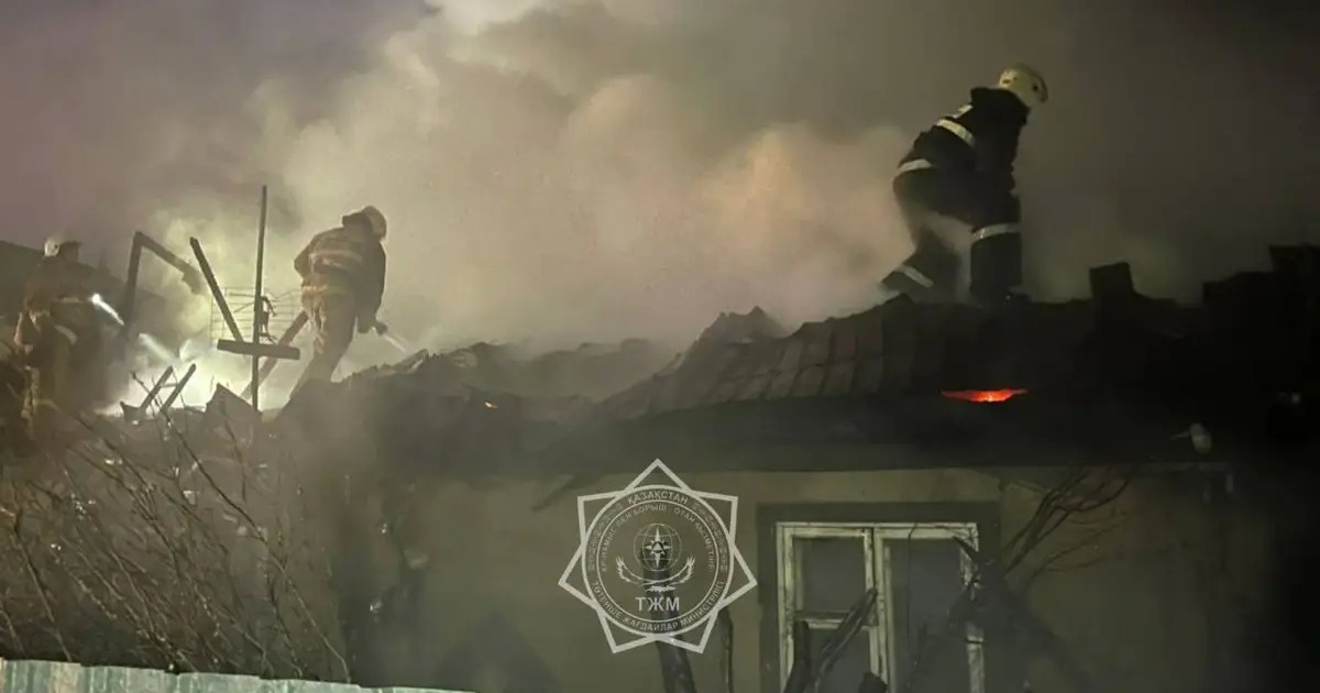 Астанада жатақхана өртенді