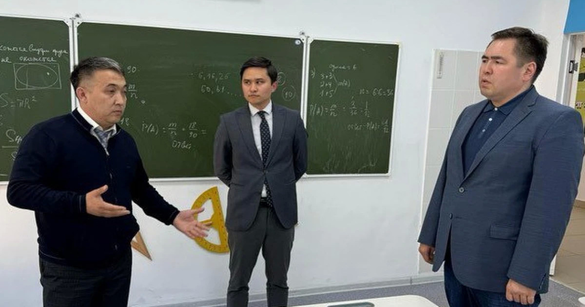 Оқушы сыныптасы мен мұғалімді пышақтады: әкім жасөспірімнің үйіне барды