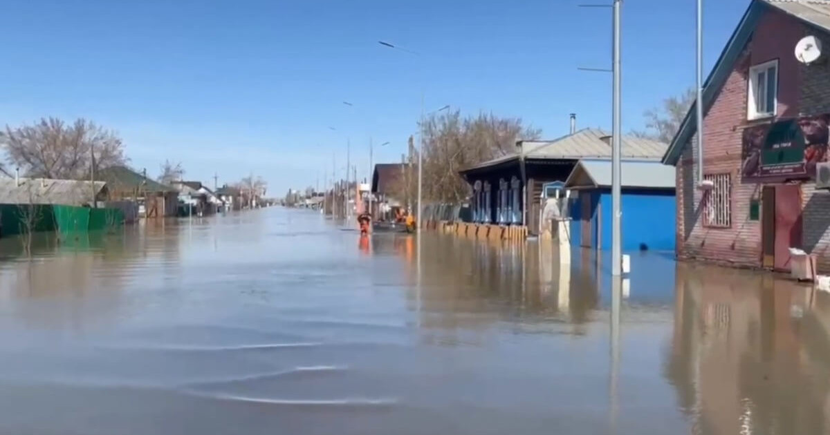 Су тасқынынан зардап шеккен 13 мыңнан астам отбасы өтемақы алды