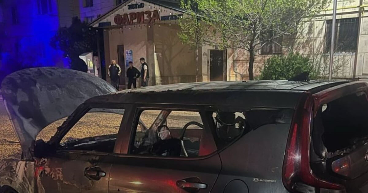 Жетісуда ауладағы көлікке бензин шашып, өртеп жіберген күдікті ұсталды