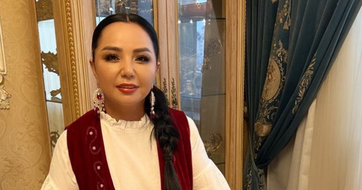 Әнші Алтынай Жорабаева Құран оқылатын жерде мобилограф ертіп жүретін әріптестеріне ренішін білдірді