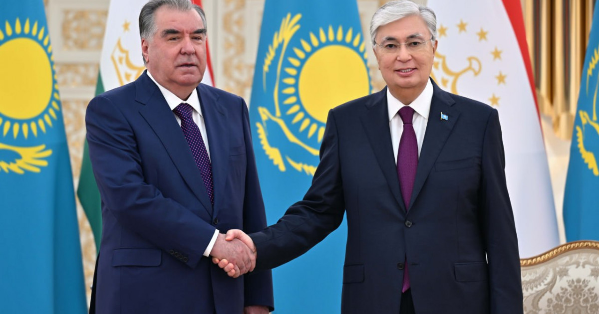 Мемлекет басшысы Қасым-Жомарт Тоқаев Тәжікстан Президенті Эмомали Рахмонмен кездесті